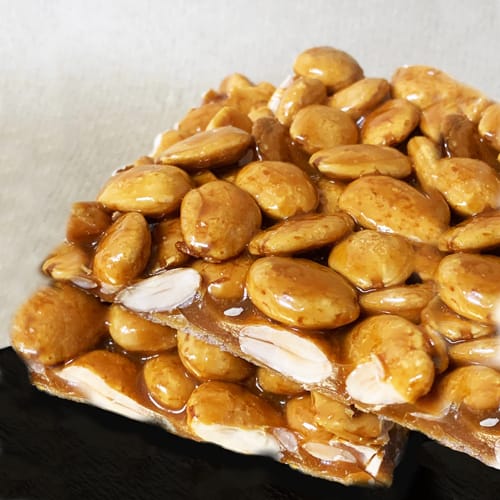 Turrón Negro Suprema Artesanal y Tradicional de Almendra Marcona Tostada y Miel - Imagen 2